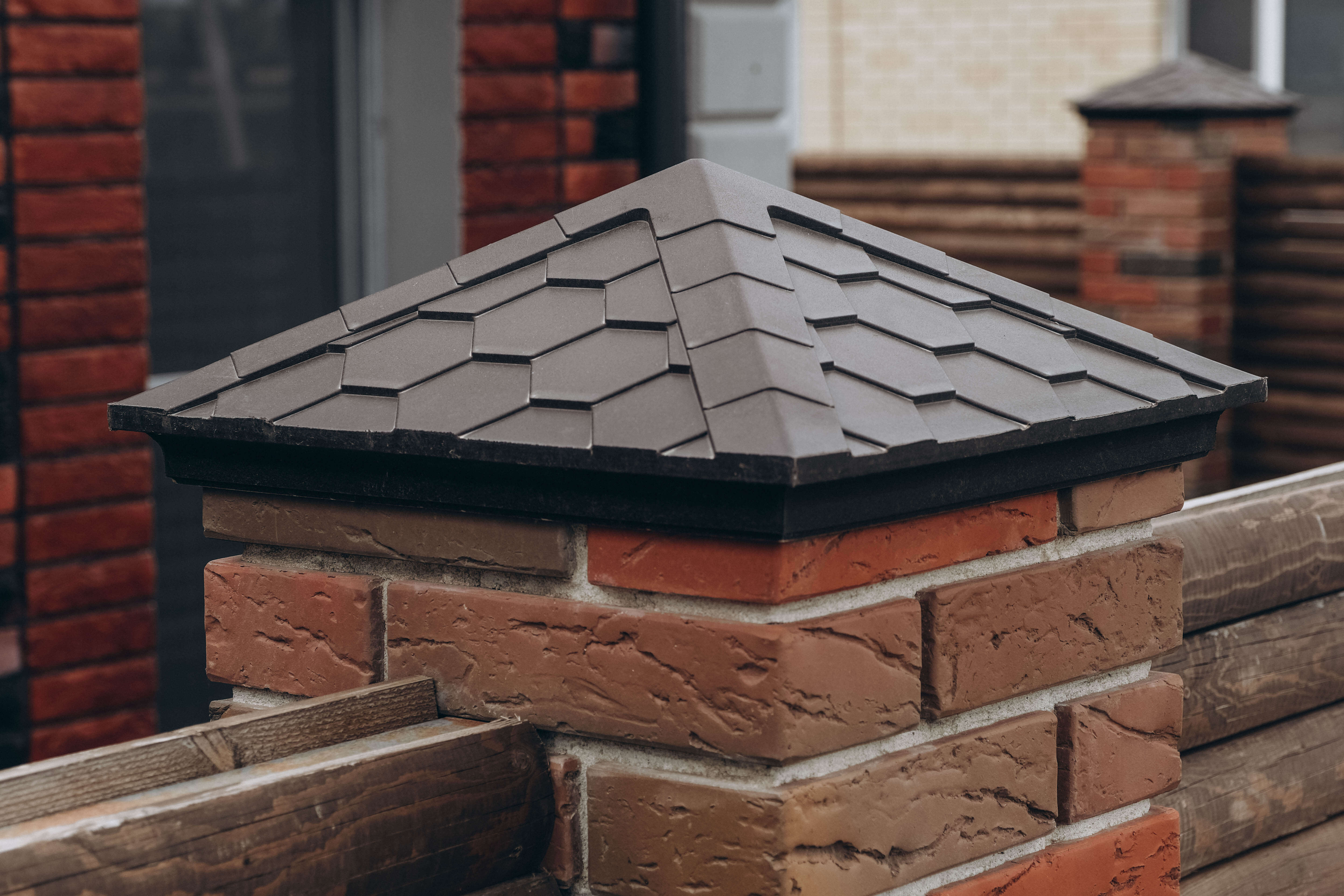 Колпак Zking Эверест Коричневый на столб 1.5х1.5 кирпича (390х390мм) в Обнинске фото